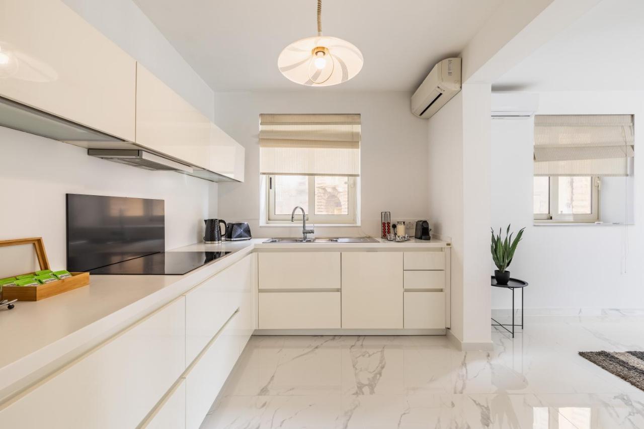 Stunning - Sunnyside 3-Bedroom Sliema Esterno foto