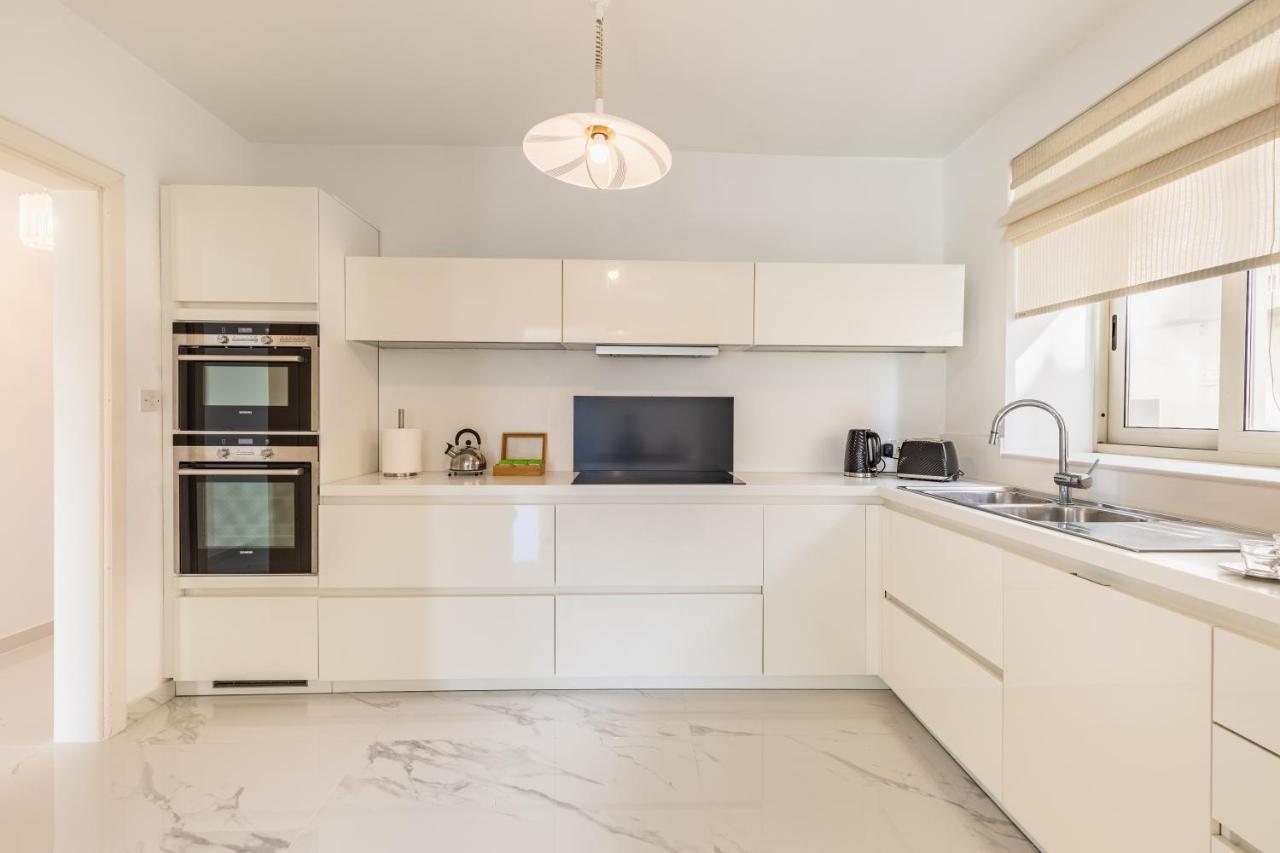 Stunning - Sunnyside 3-Bedroom Sliema Esterno foto