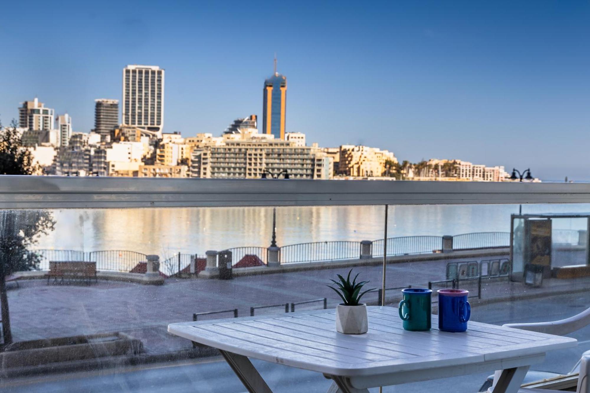 Stunning - Sunnyside 3-Bedroom Sliema Esterno foto